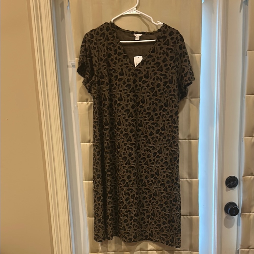 Cato Black V-Neck Sheath Midi Dress